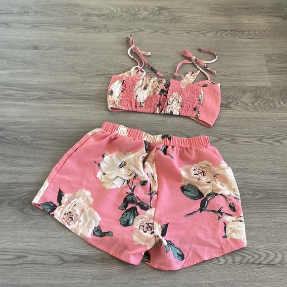 Convertable two piece set - Picture 2 of 4